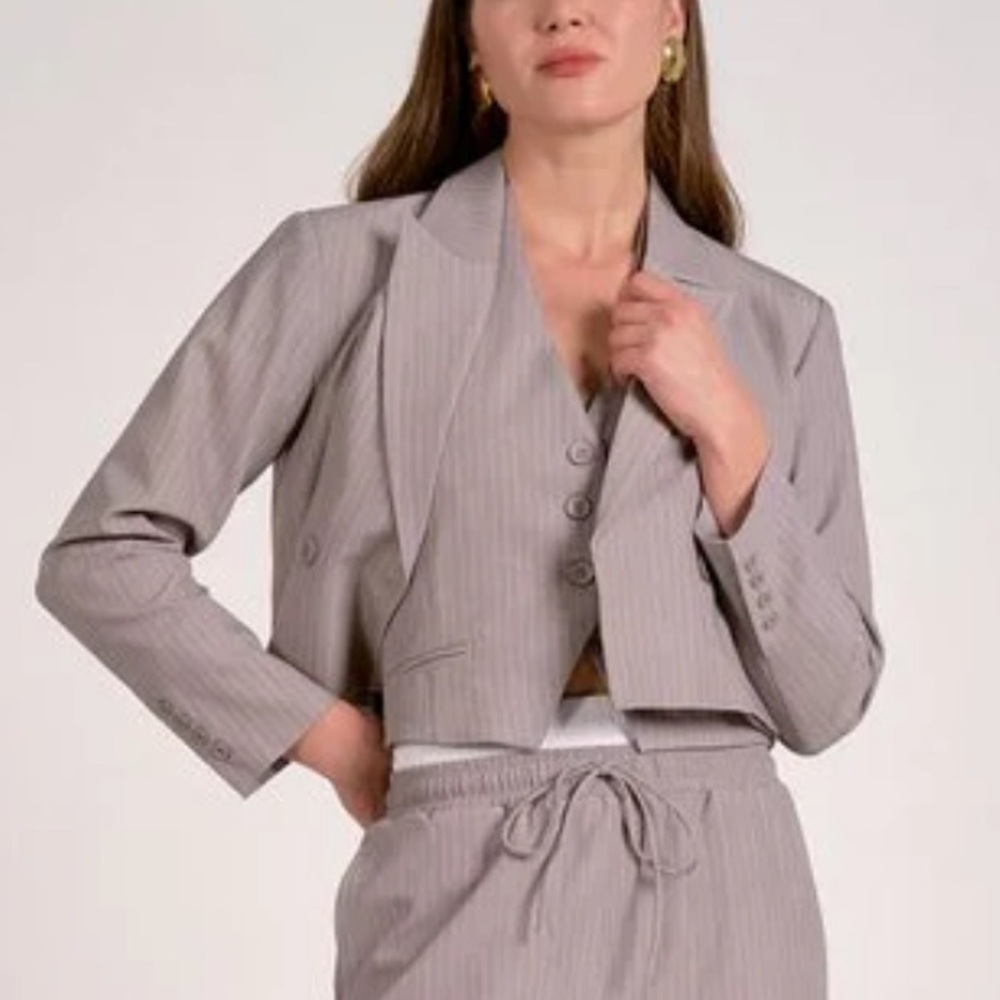 Elan Women's gray Cropped Blazer